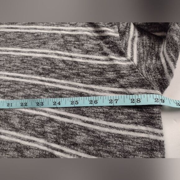 Anthropologie Postmark Mila Grey Striped Oversized Top Size Medium Gray Boxy - Picture 10 of 10